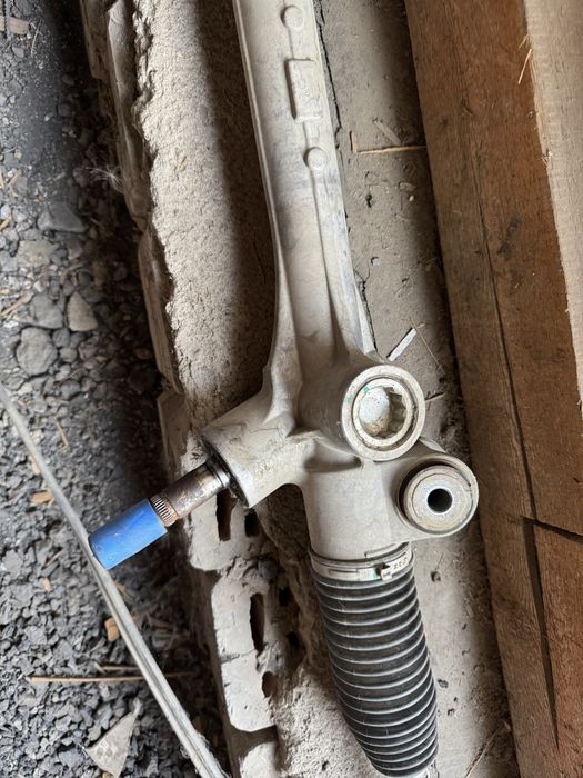 Продам рулевую рейку камри 50