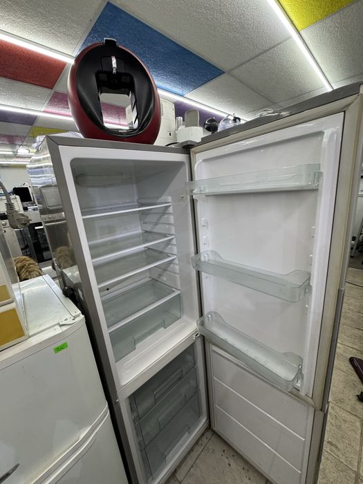 Хладилник с фризep двукрилен samsung като нов!