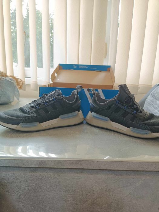 Обувки Адидас в много добро състояние