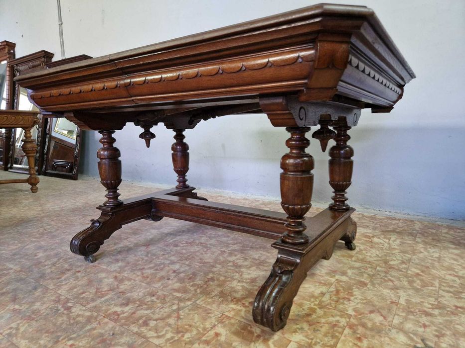 Трапезна дъбова маса