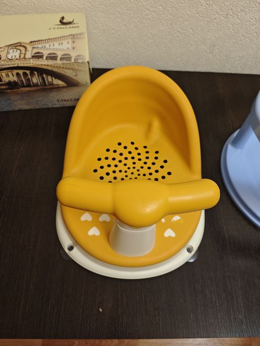 Пластиковые сиденья для ванной