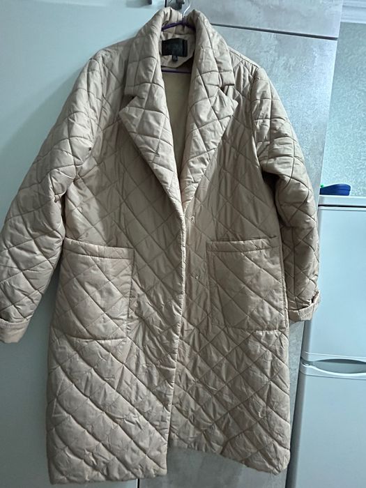 Весенняя куртка бежевый