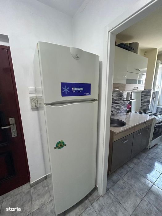 Apartament semidecomandat, etaj 3/4, renovat, zona Florilor!