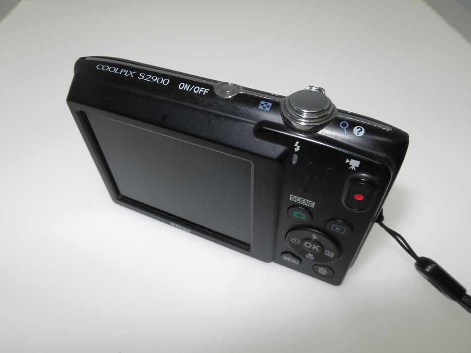 Nikon Coolpix S2900 ултра компактен фотоапарат камера 20 мегапискела