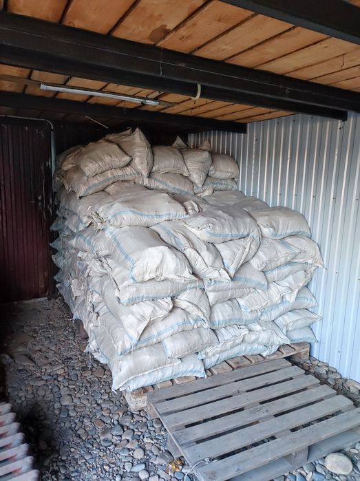 Уголь, дрова в мешках