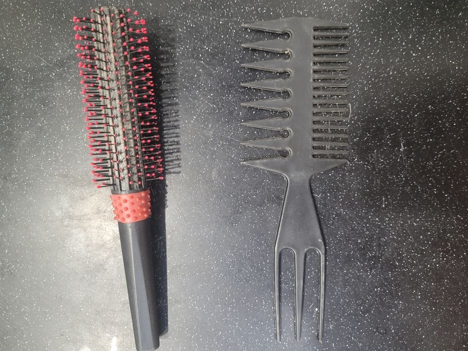 Продам плойку, утюжок, стайлер, расчески