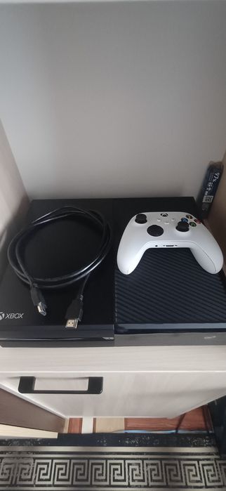 Продам Xbox one fat