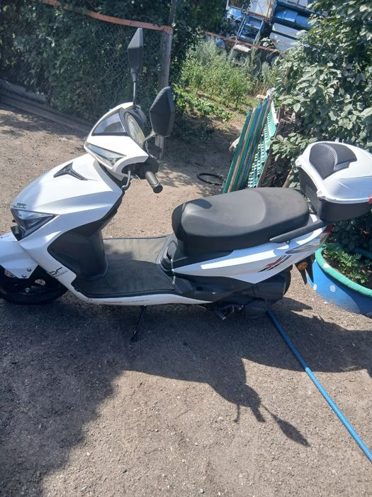 Скутер продам (документы есть)