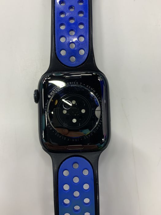 Apple watch 7 состояние хорошее батарейя 80% в комплекте 2 ремешка