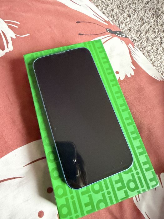 Vand iphone 13 albastru