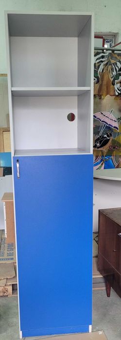 Комплект мебели : Стол рабочий  ,  шкаф