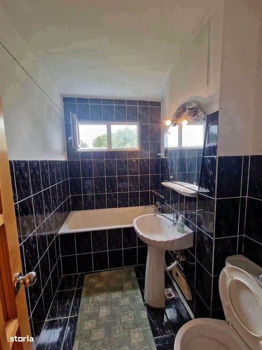 De vanzare apartament cu 2 camere si balcon, zona Cresei 44900euro
