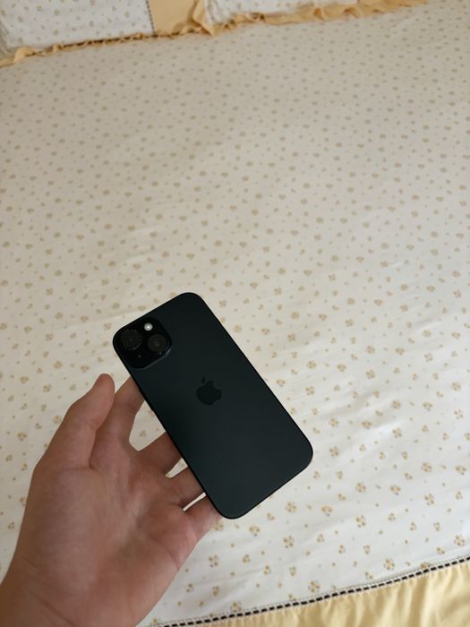 Vand iphone 15 ca nou