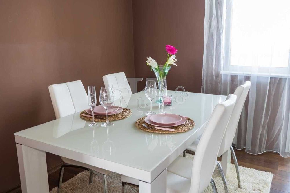 Продава се Четиристаен апартамент в Добрич, Христо Ботев - 98 кв.м за 1103 €/кв.м - Снимка #3