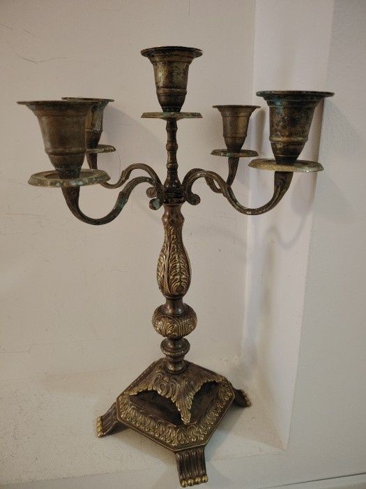 Sfeșnic antic din bronz masiv in stilul francez Empire,detalii și fine