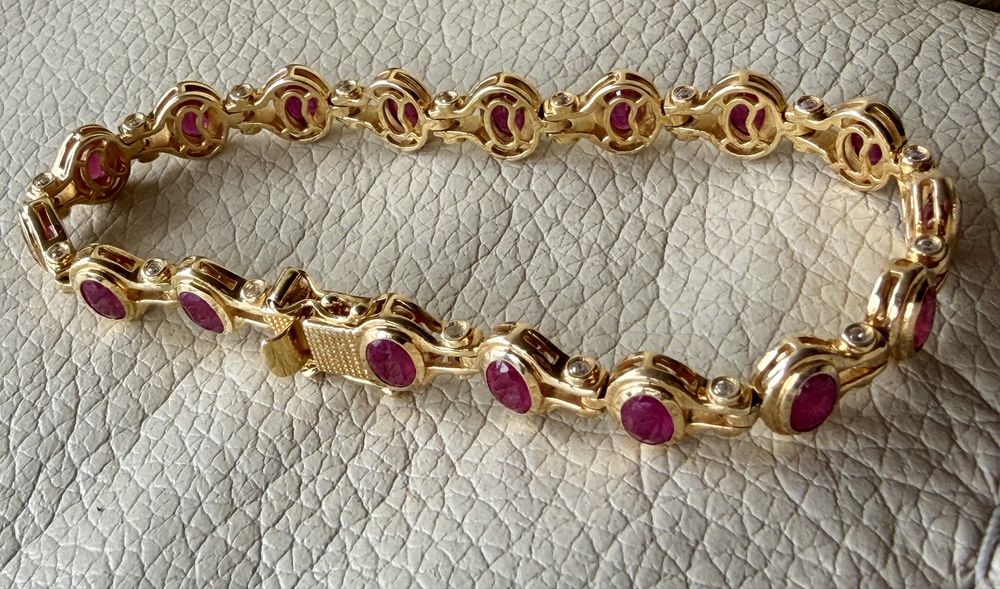 Сребърна гривна 925  с Рубини