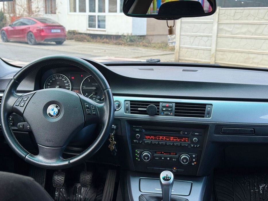 BMW Seria 3 E90 Facelift 318d Euro 5