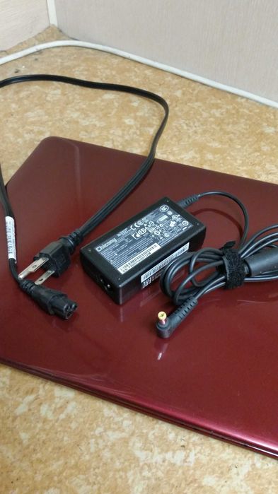 Laptop ACER Aspire E1-530G - РАБОТЕЩ ! - за ремонт или за части ...