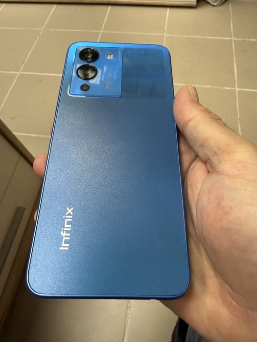Infinix Note 12 8/256gb - отличен