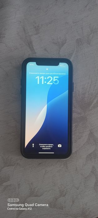 Продам айфон 11  128