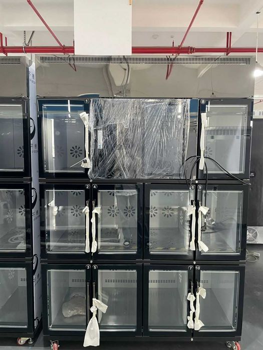 Вендинг машина за цветя и  подаръчни комплекти. - доставка до 20 дни