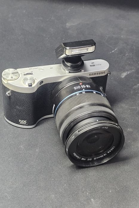 Продам фотоаппарат Samsung nx300