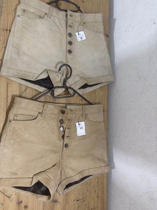 Pantaloni din piele, pentru femei!