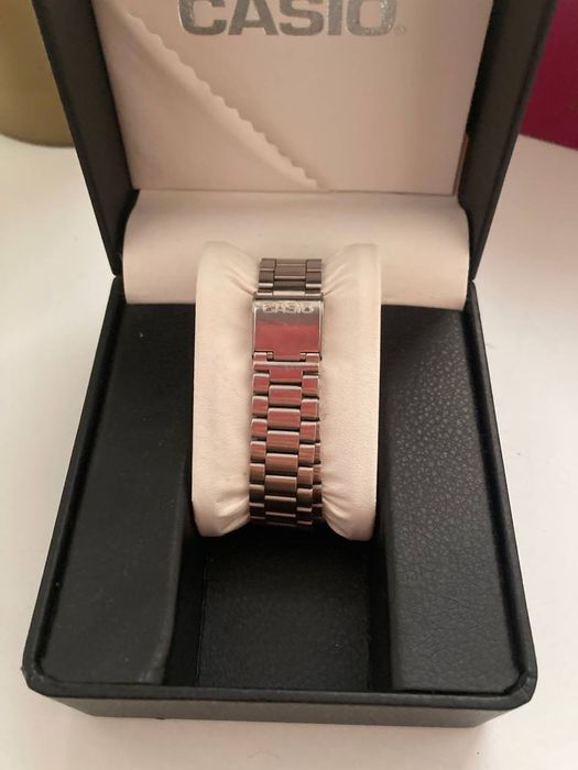 Часы Casio AQ-230