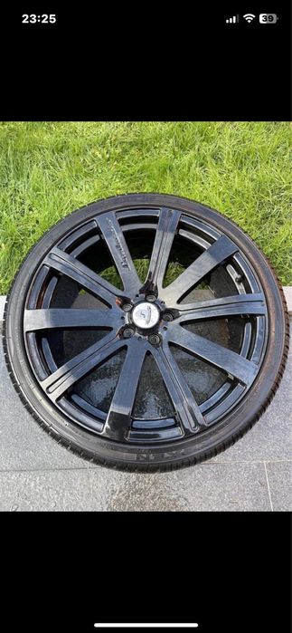 295/30/22 Джанти с гуми Audi
