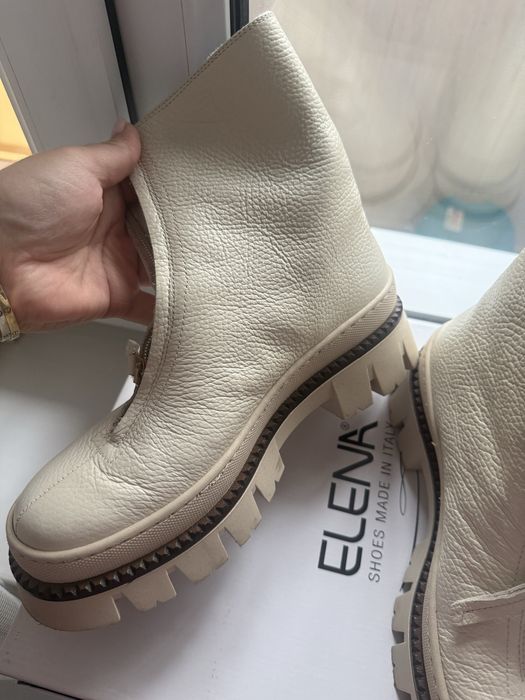 Продам ботинки женские