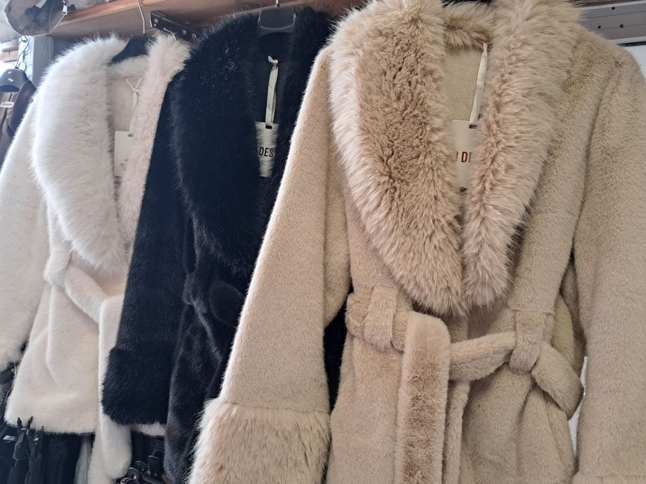 Дамско пухено палто