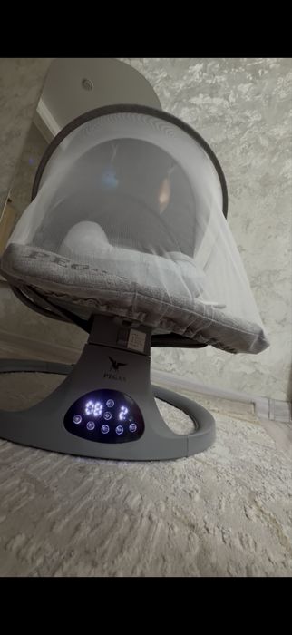 Шезлонг новый продам