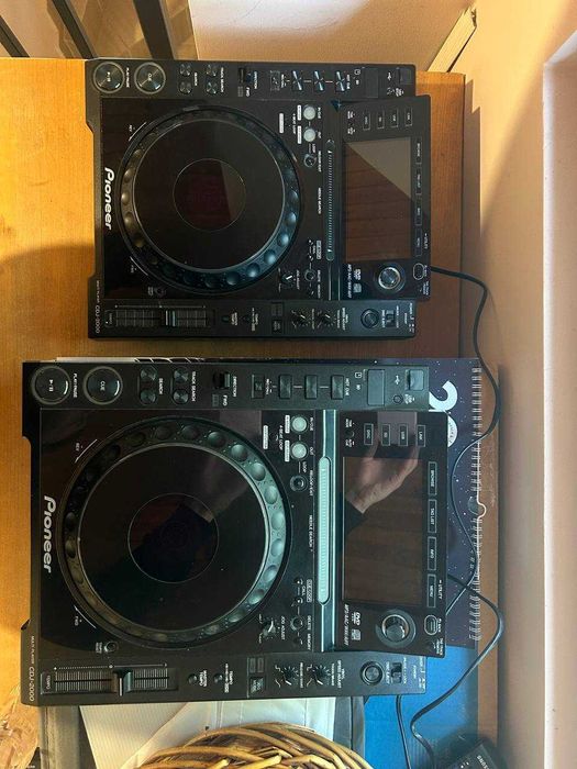 Pioneer CDJ - 2000