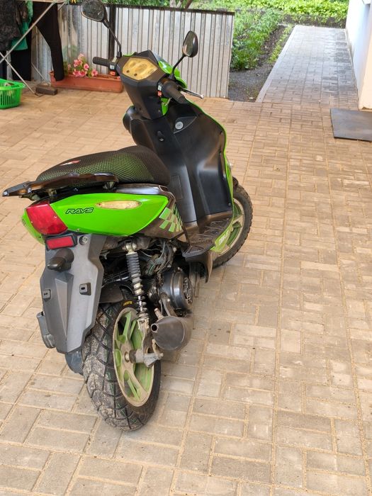 Продам скутер 150 кубов