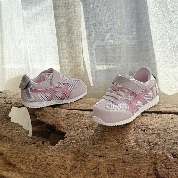 Кроссовки детские на девочку