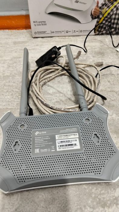 TP-LINK WI-FI роутер N 300 в комплекте