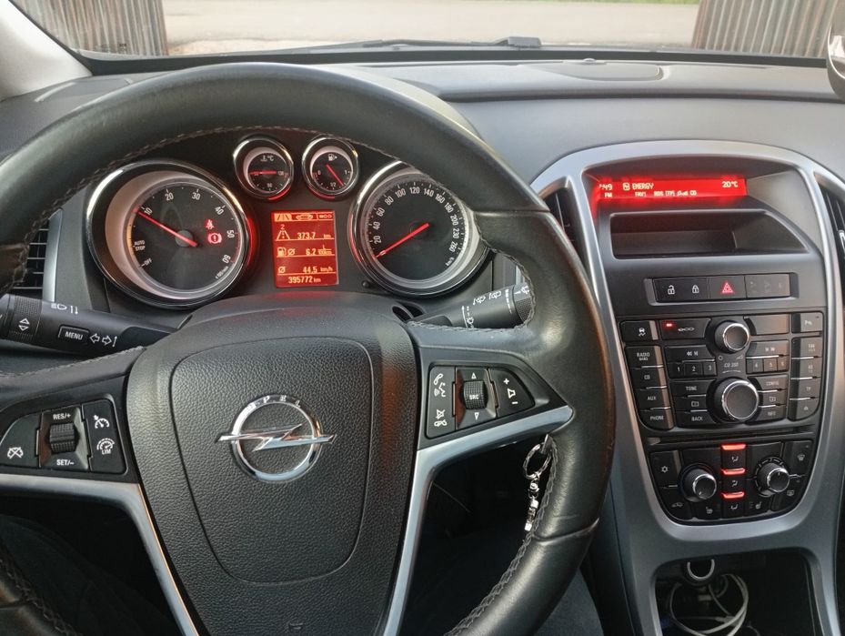 Vând Opel Astra J