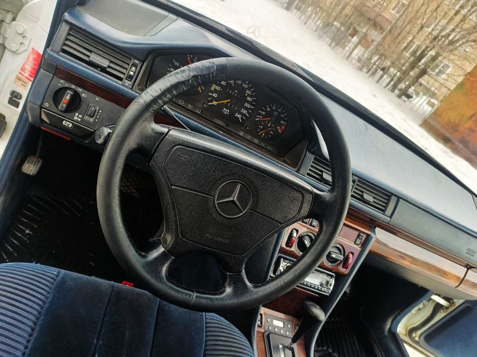 Mercedes E300 4 matic