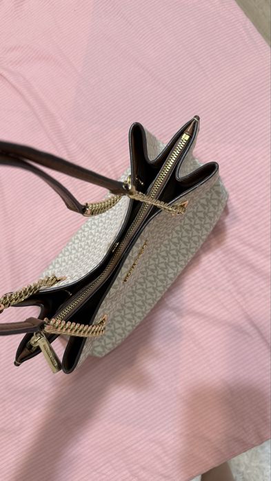 Продам оригинальную сумку Michael Kors