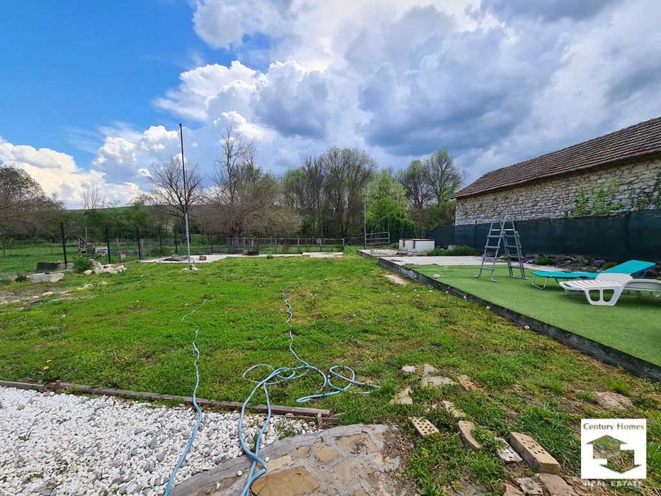 140315 Двуетажна къща в с. Мусина, само на 20 мин. от Велико Търново