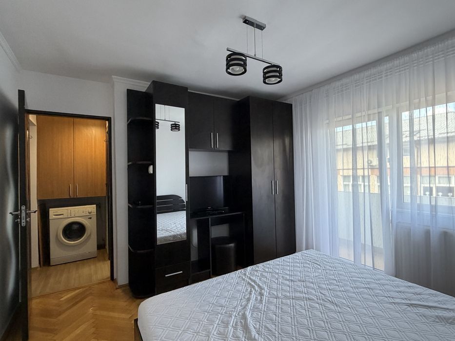 Inchiriez apartament Rm Valcea