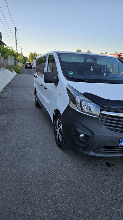 Opel  Vivaro 2017   8+1 locuri