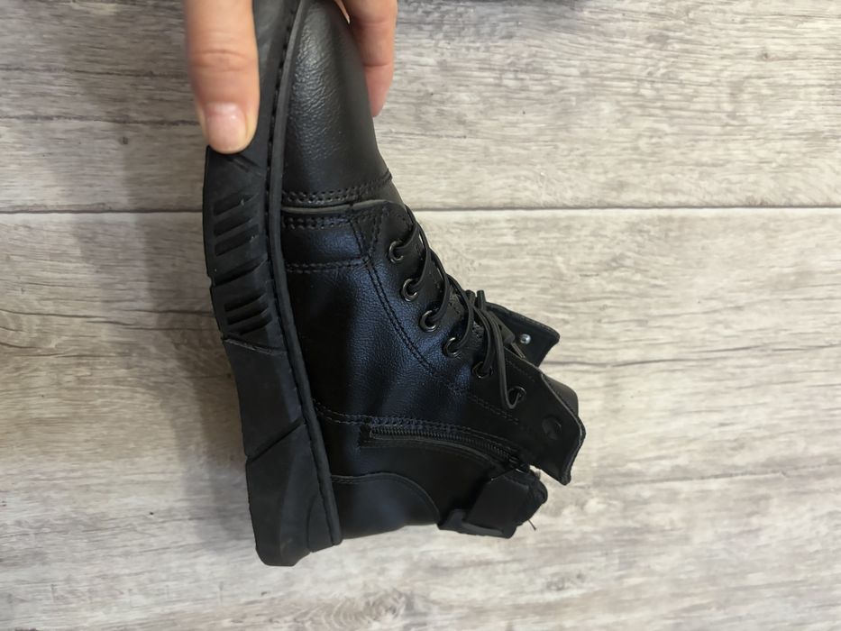 Продаются мужские  кроссовки