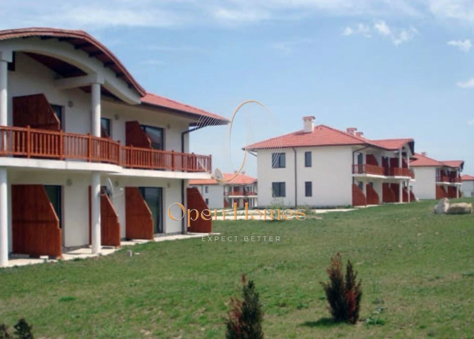 Продава се Тристаен апартамент в Долна баня - 88 кв.м за 795 €/кв.м - Снимка #1