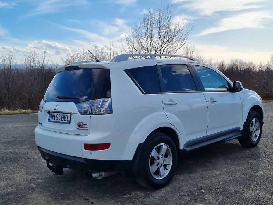 Vand Mitsubishi Outlander motor 2.2 diesel 4x4 la buton an 2009 inmatr