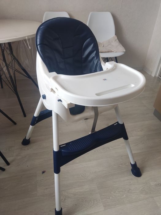 Стульчик для кормления ребенка