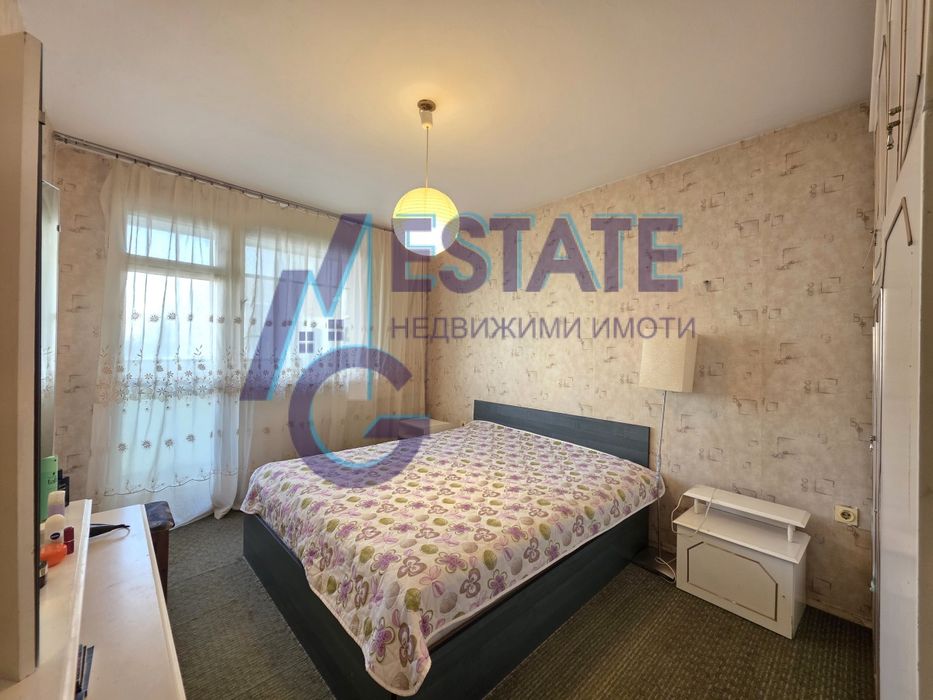 Тристаен апартамент в гр. София, жк. Връбница 2