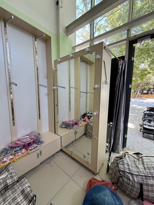 Мебель для торговли