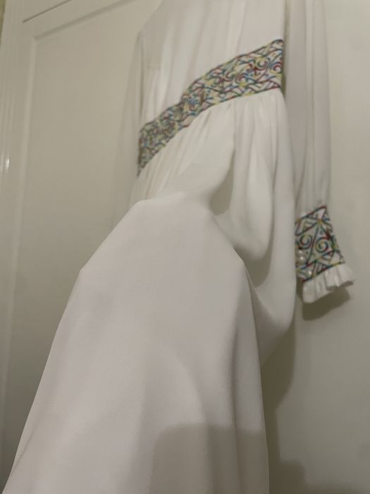 Қазақша көйлек кәжекеймен сатылады.