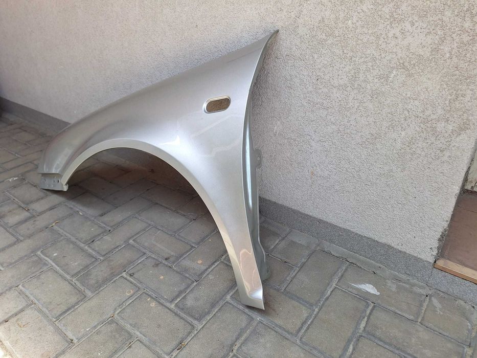 Aripa Fata Stanga VW Bora 1998-2004 Vopsita Gri Deschis